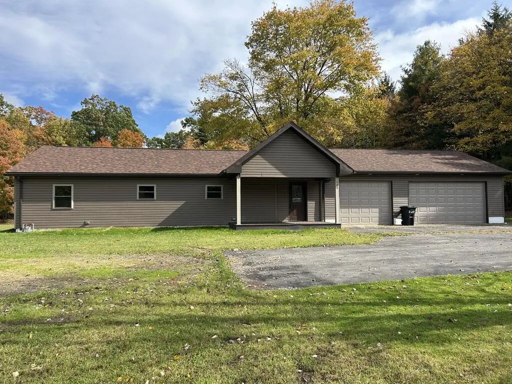 482 Pine Street Extension, Strattanville