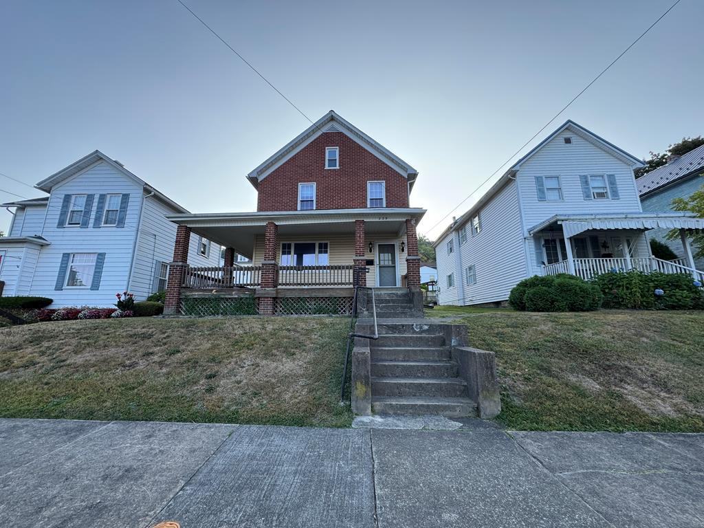 229 Hone Avenue, Oil City