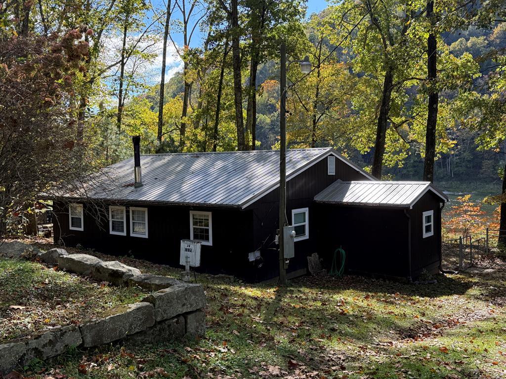 386 Ahrensville Road, Oil City