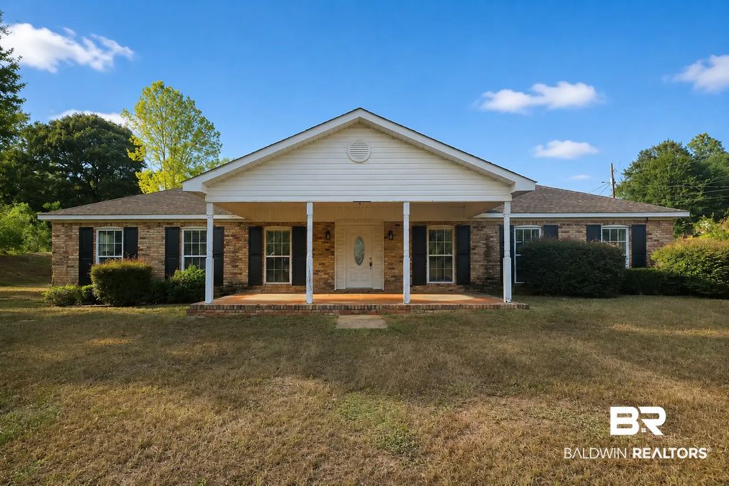 76 Hillcrest Drive, Monroeville