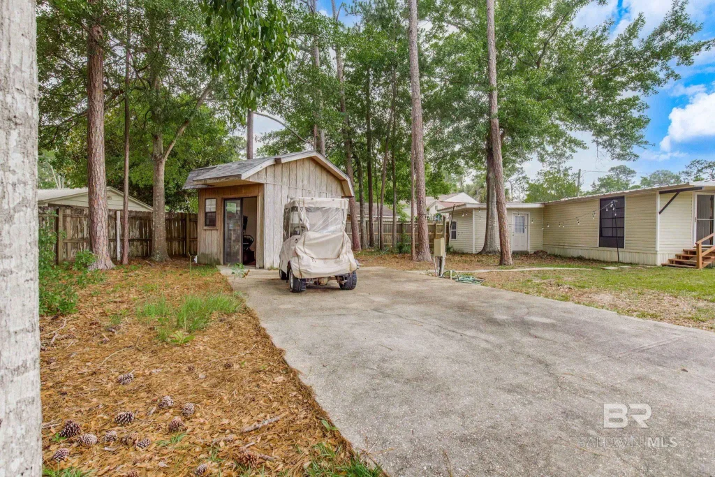 272 Defuniak Circle, Lillian