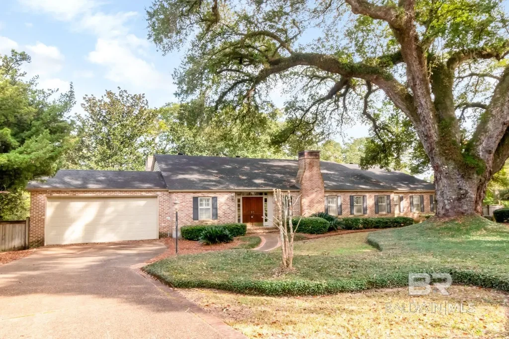 132 Myrtlewood Lane, Mobile