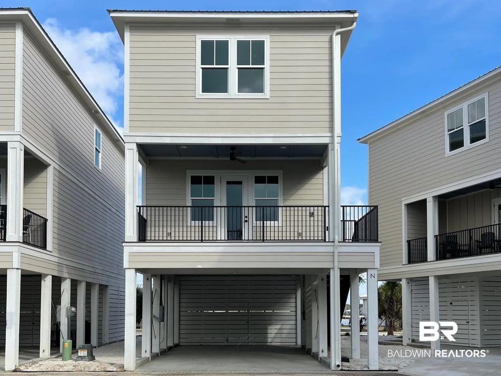 951 W Lagoon Avenue C, Gulf Shores