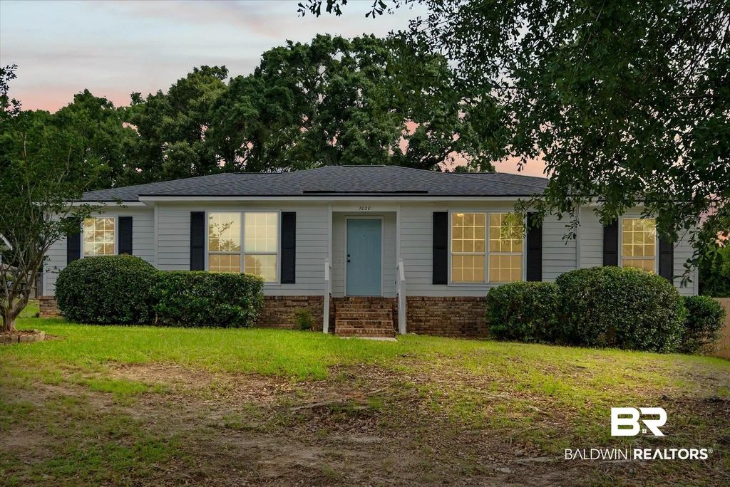 7020 S Woodlea Drive, Mobile