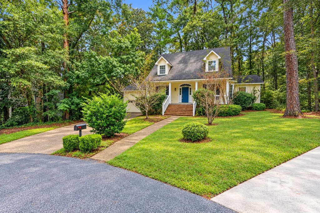 105 Blackthorne Circle, Daphne