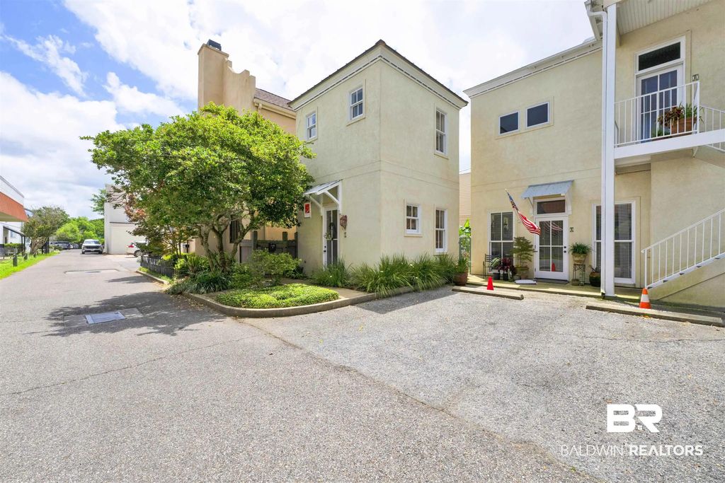 2 Masonic Drive A, Fairhope