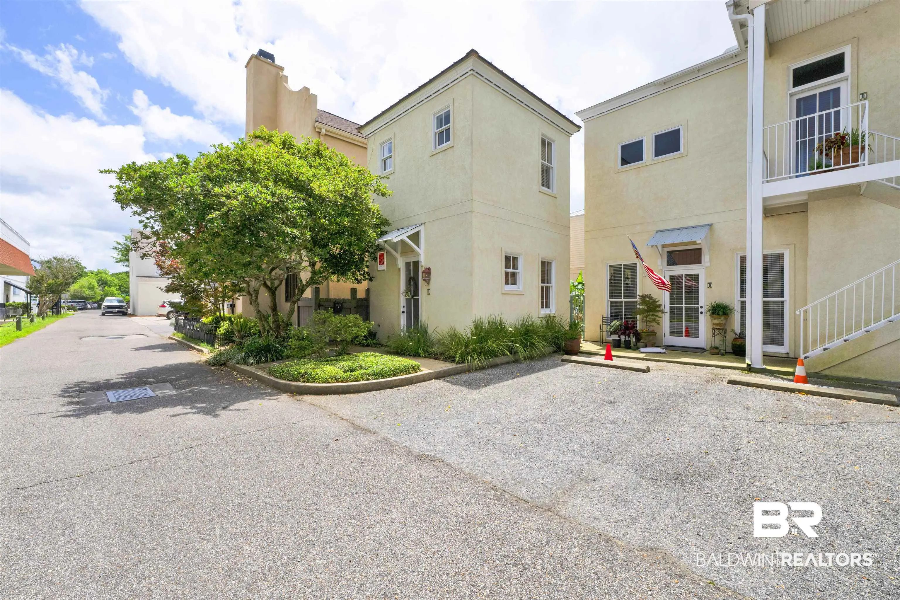 Photo of Listing #396811