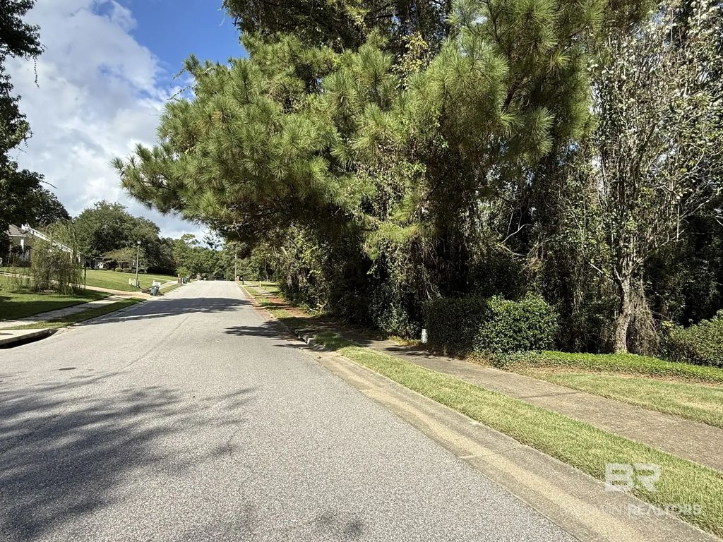 Charleston Oaks Drive 4, Daphne