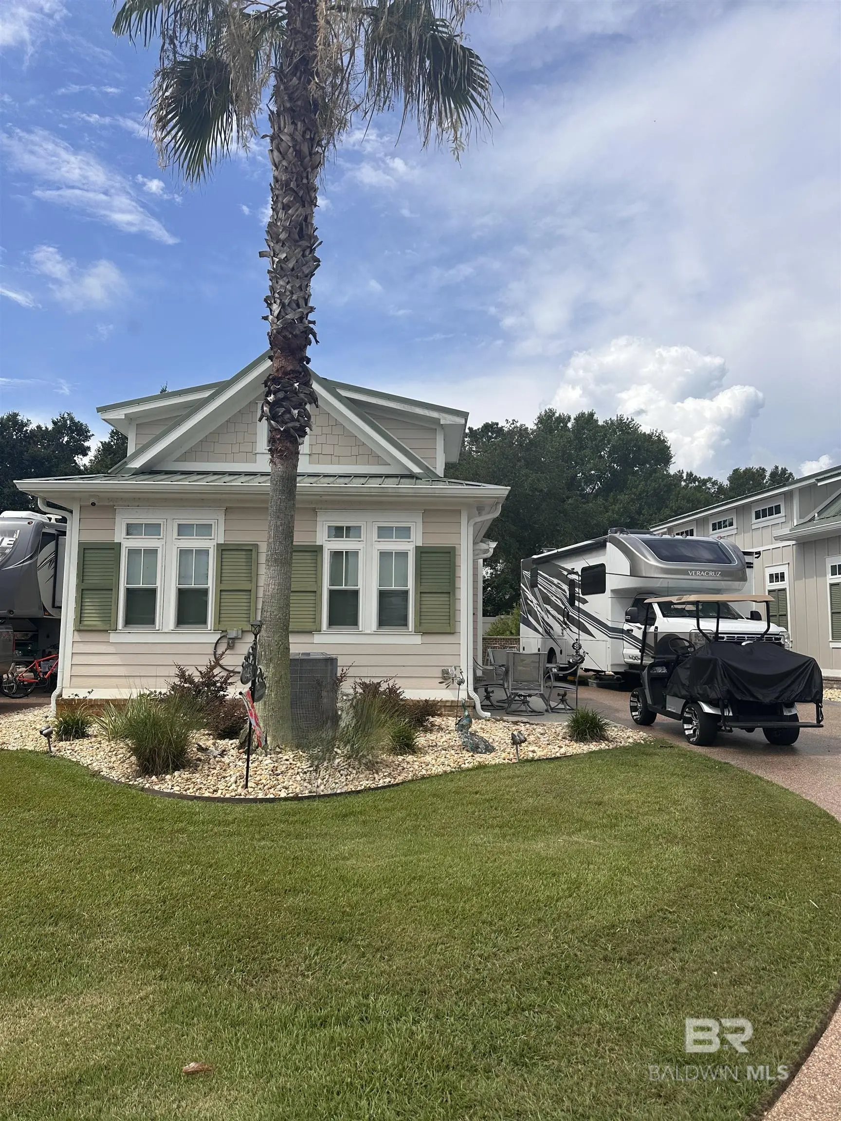 Photo of Listing #381922