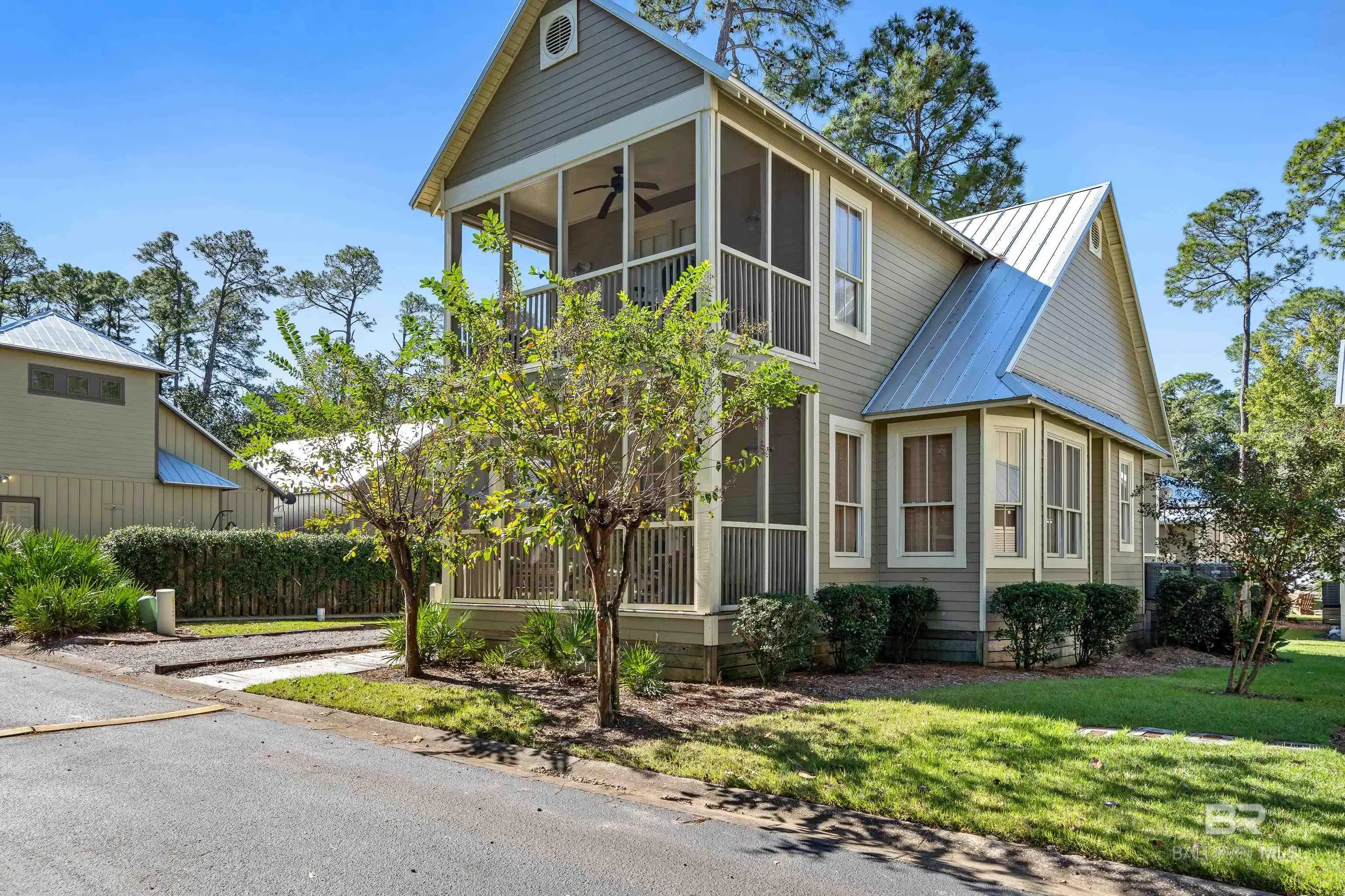 Photo of Listing #370950