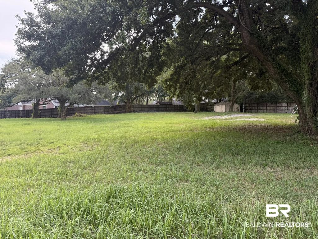 7261 Grelot Rd, Mobile