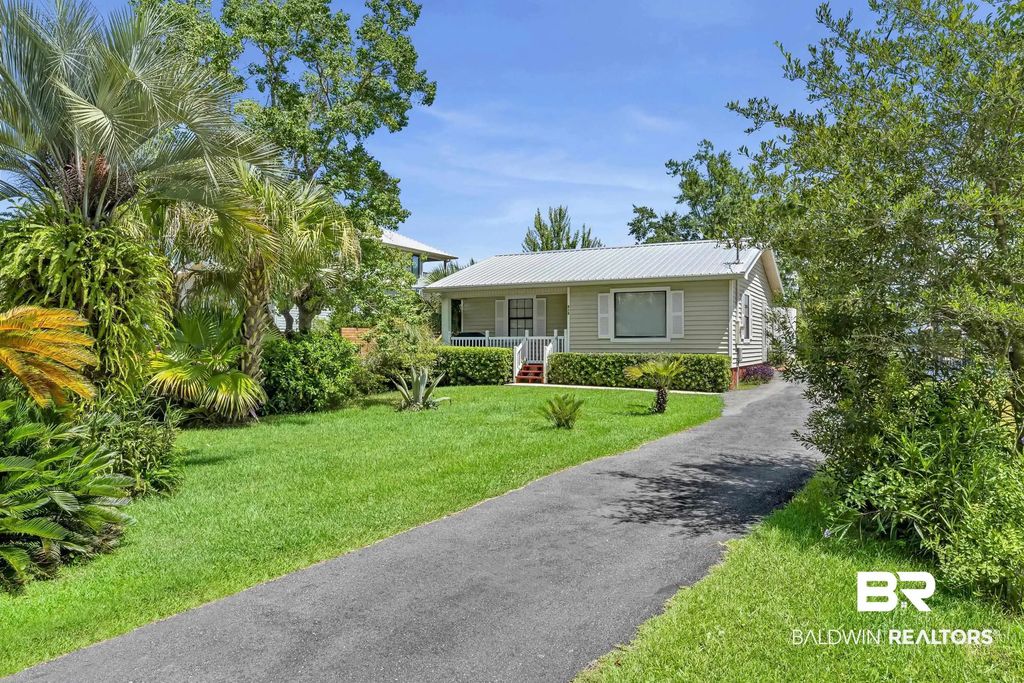 810 W Canal Drive, Gulf Shores
