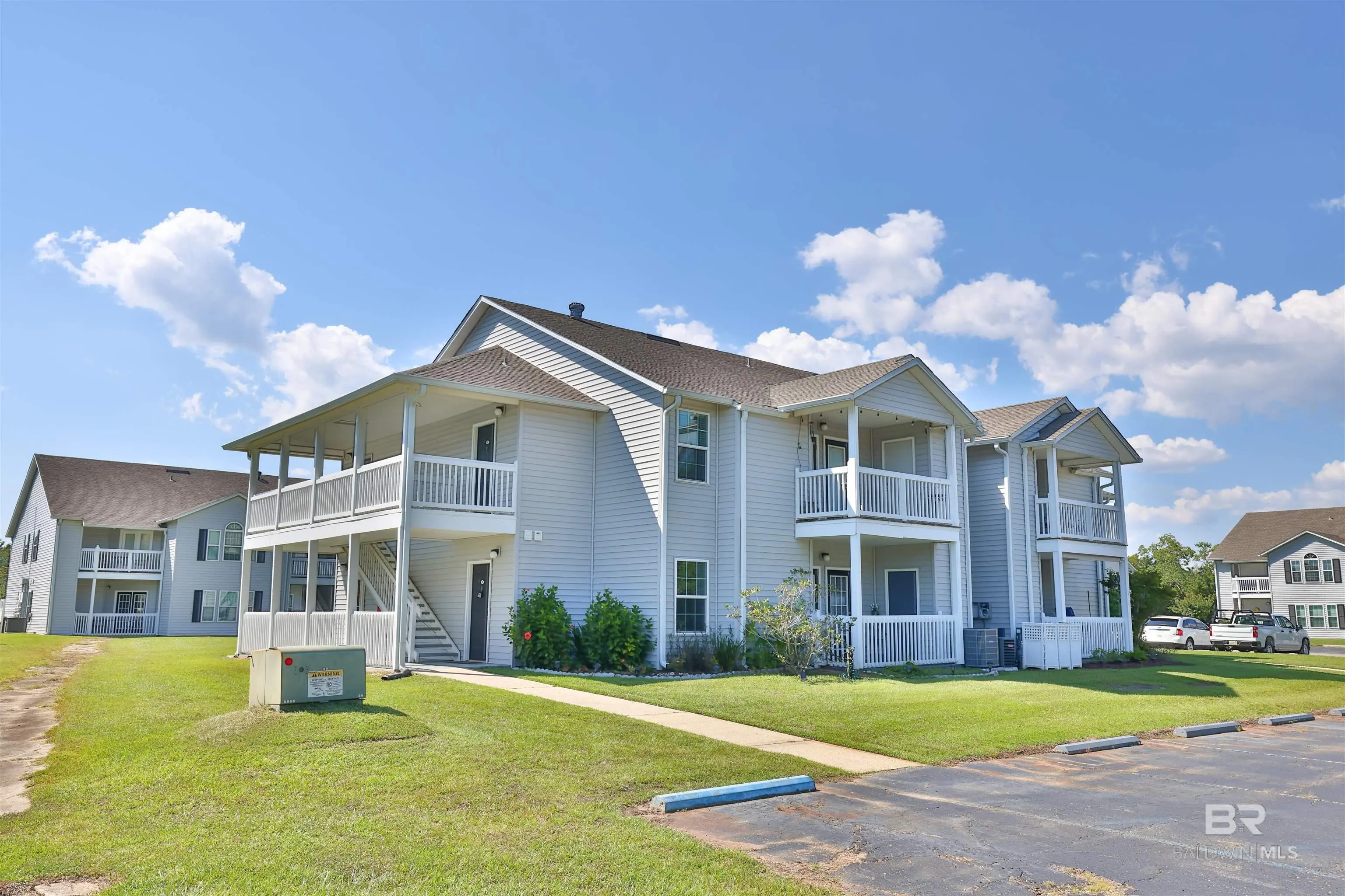 Photo of Listing #385166