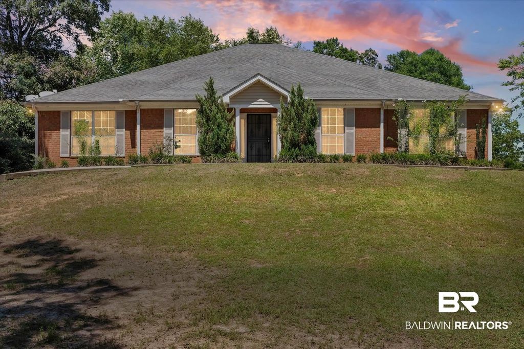 8992 Celeste Oaks Court, Saraland