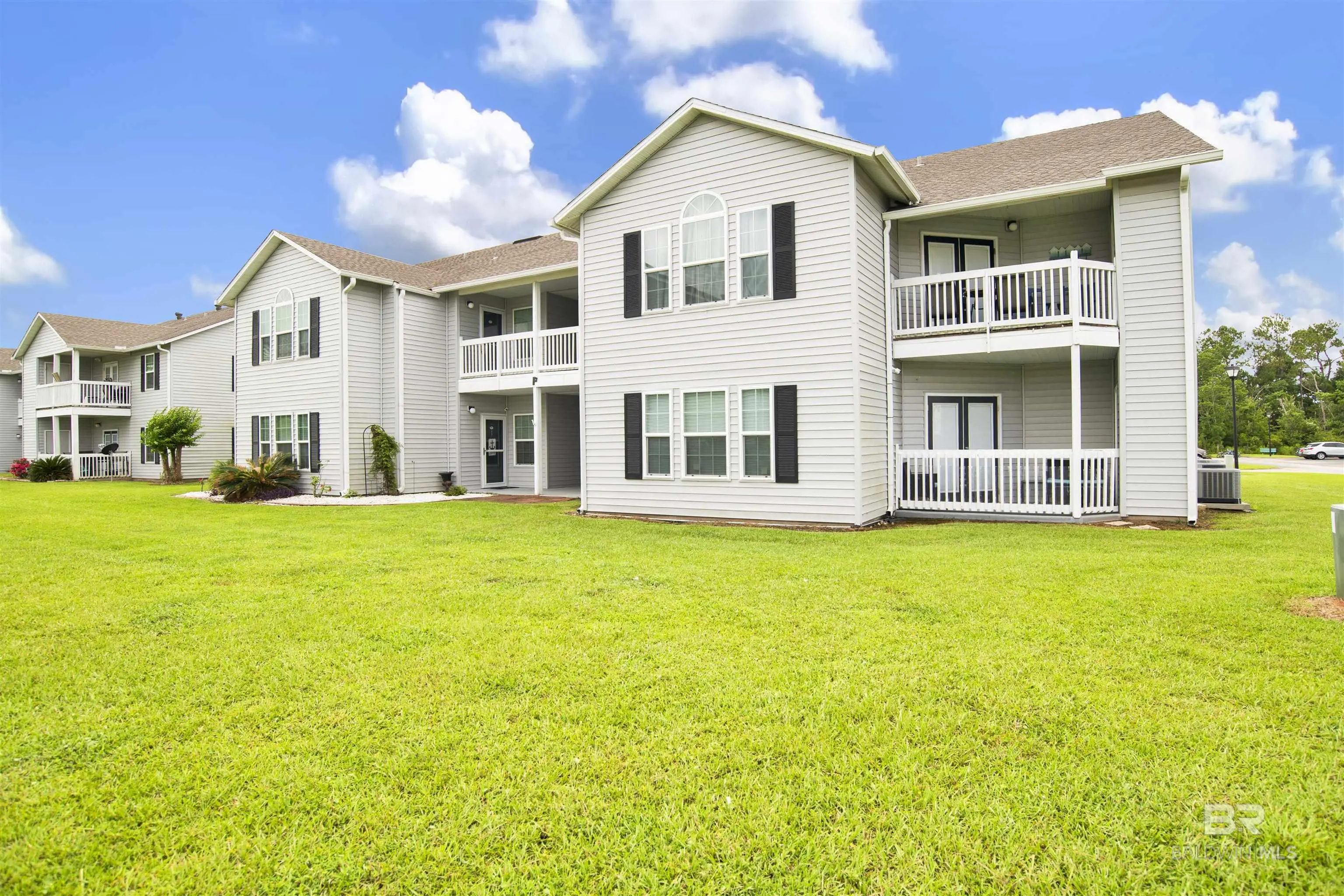 Photo of Listing #382752