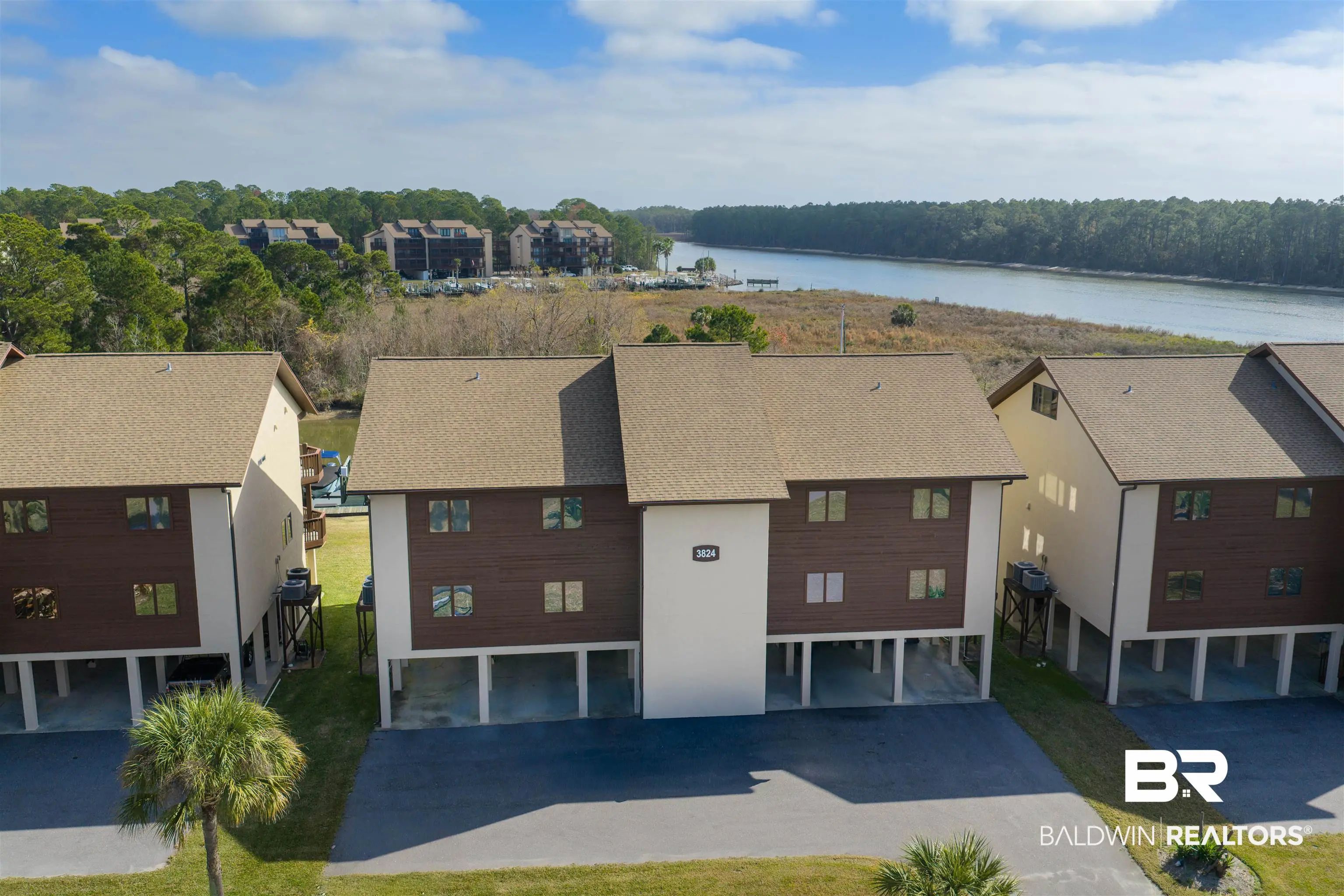 Photo of Listing #389758