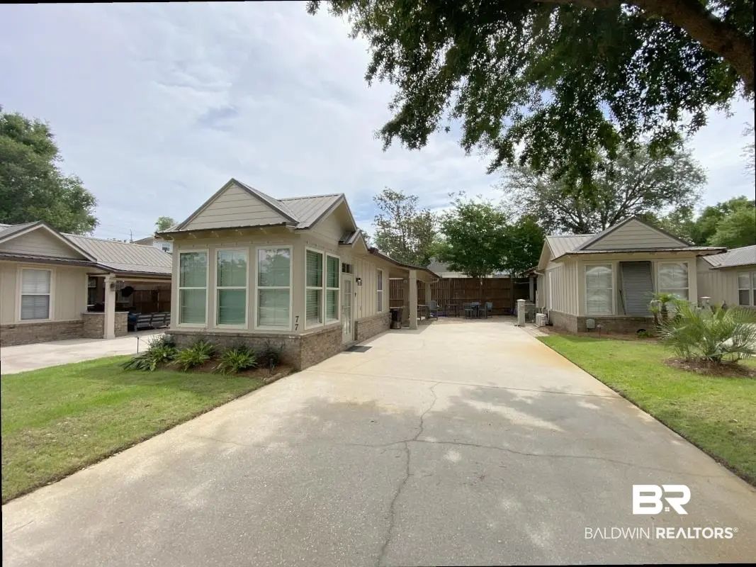 Photo of Listing #397901