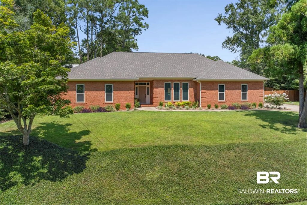 112 Fairwood Blvd, Fairhope