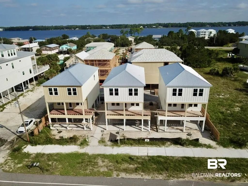 16 Crystal Drive, Gulf Shores