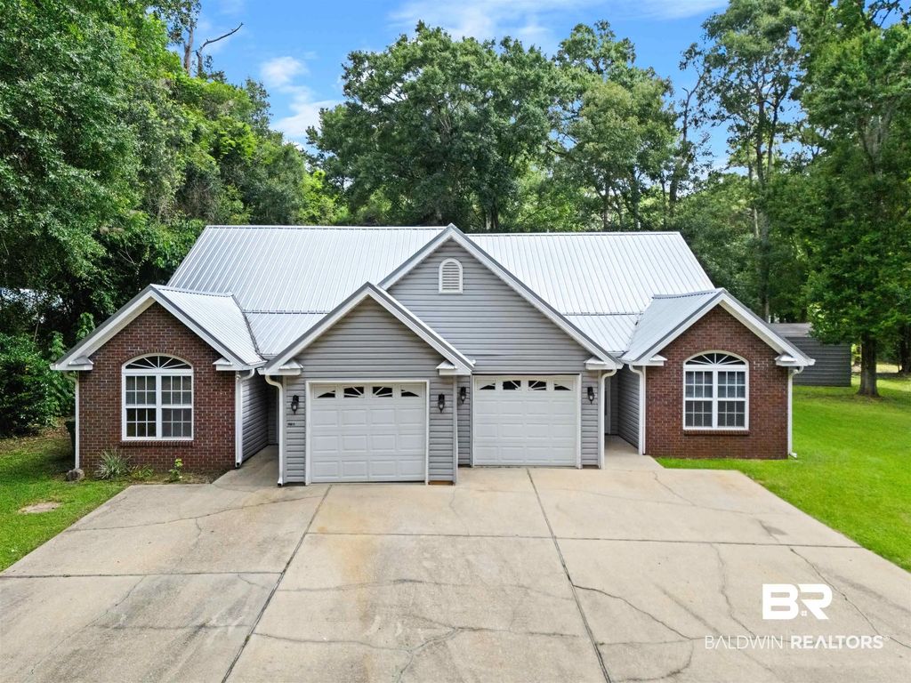 16985 State Highway 104, Silverhill