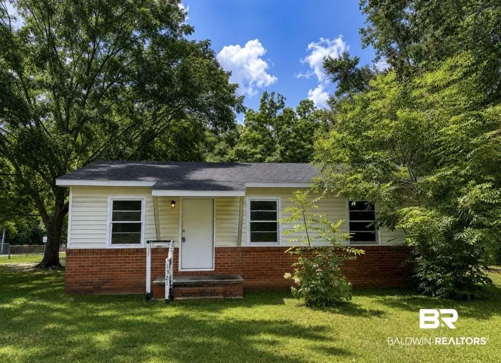 1321 Hubert Pierce Rd, Mobile