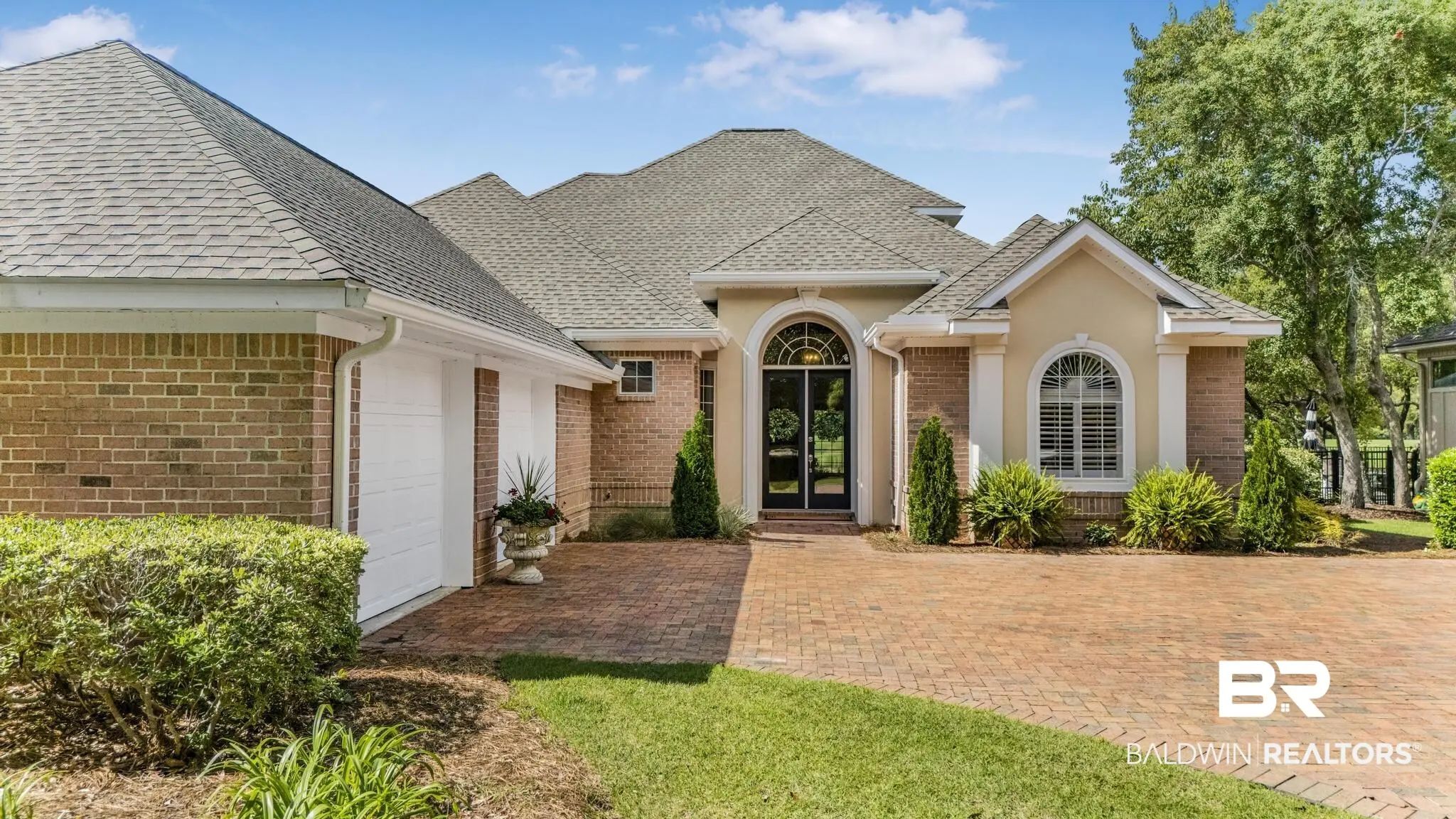 Photo of Listing #396828