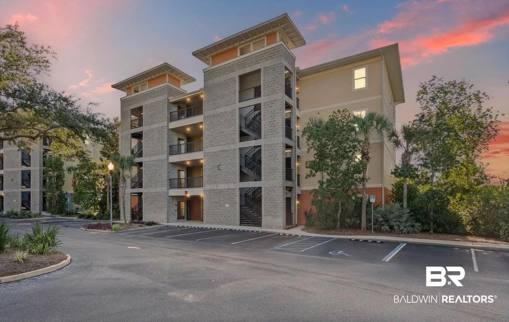 Photo of Listing #386438