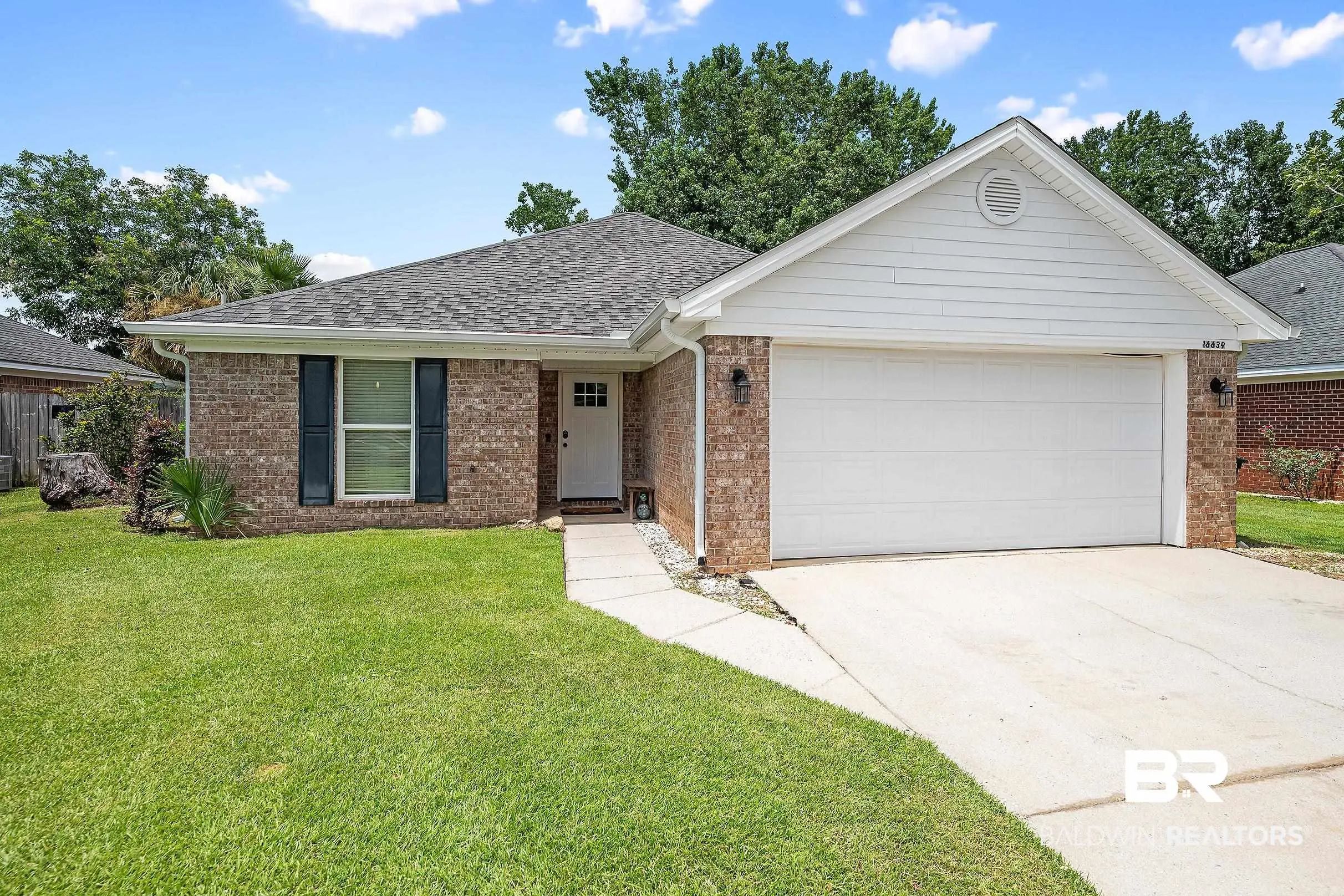 Photo of Listing #399316