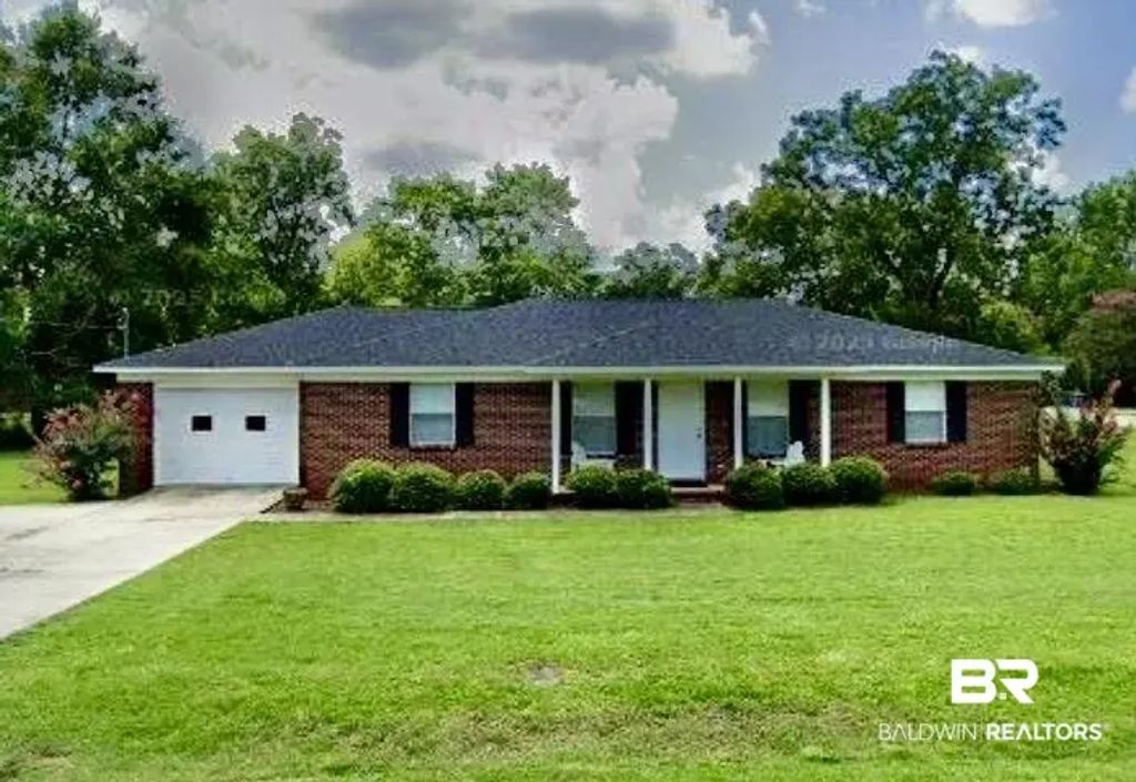 66 Forest Avenue, Monroeville