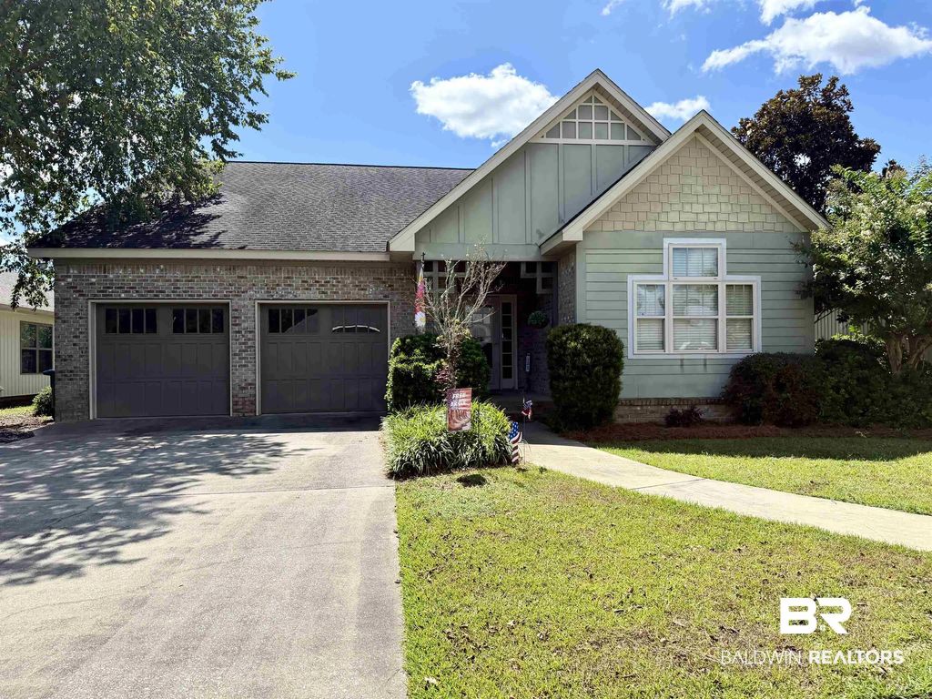 122 Cottage Lane, Atmore