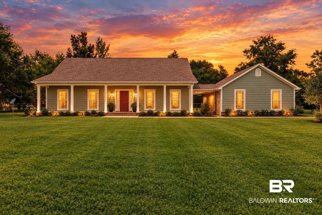 17195 County Road 68, Loxley