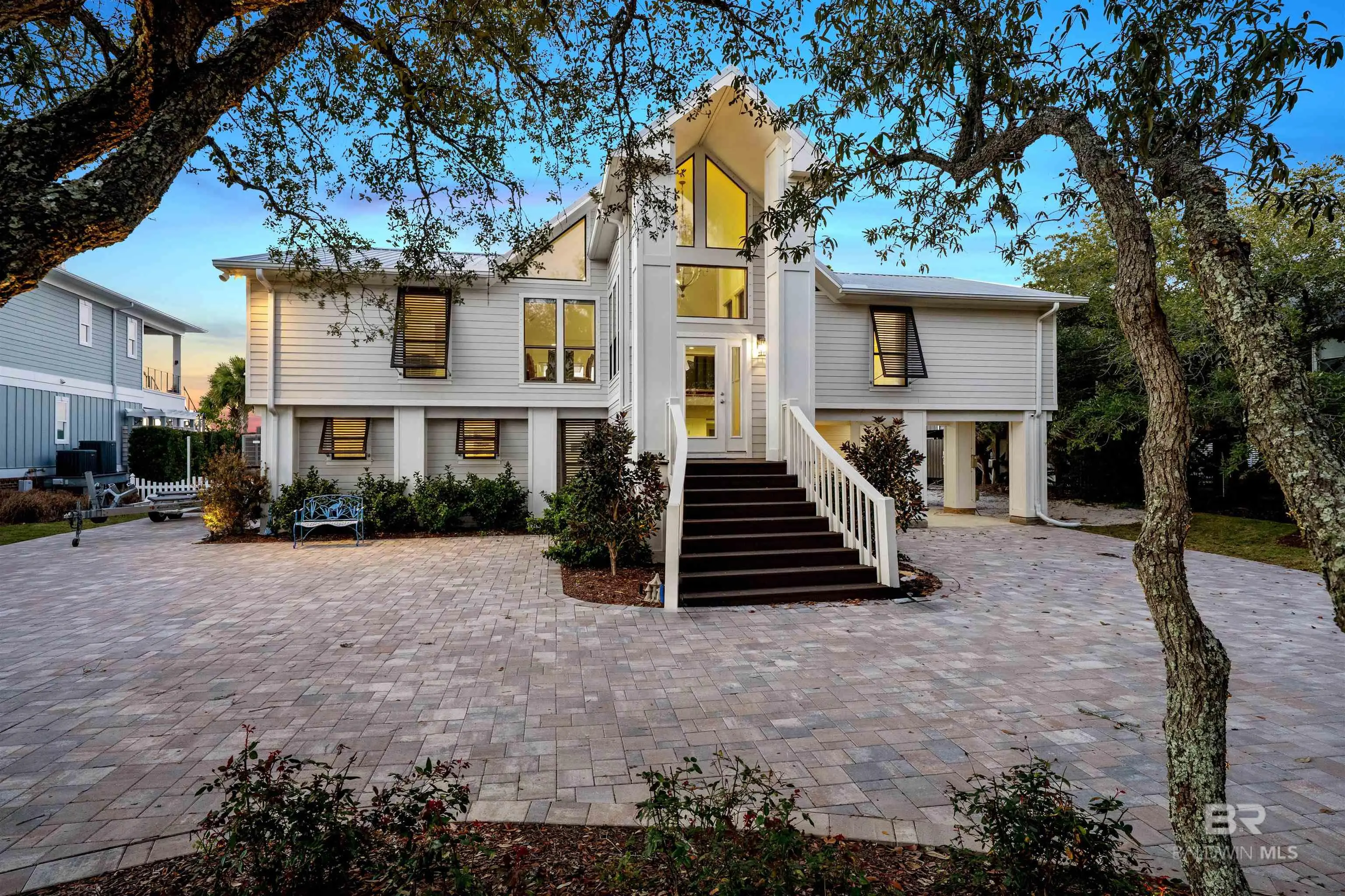 Photo of Listing #375653