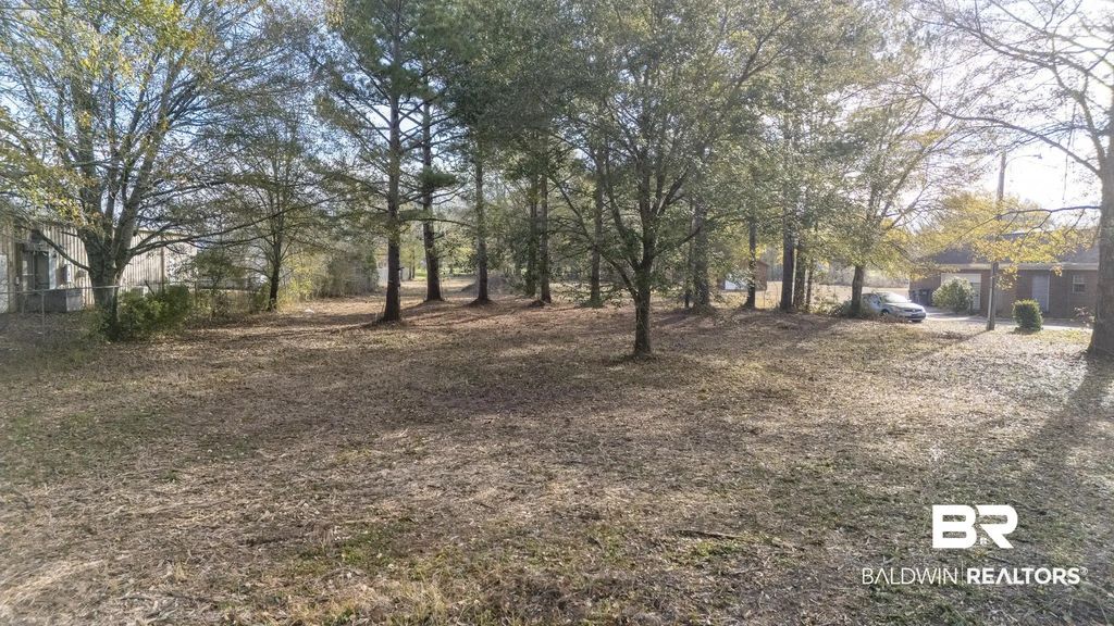 Austin Road, Daphne