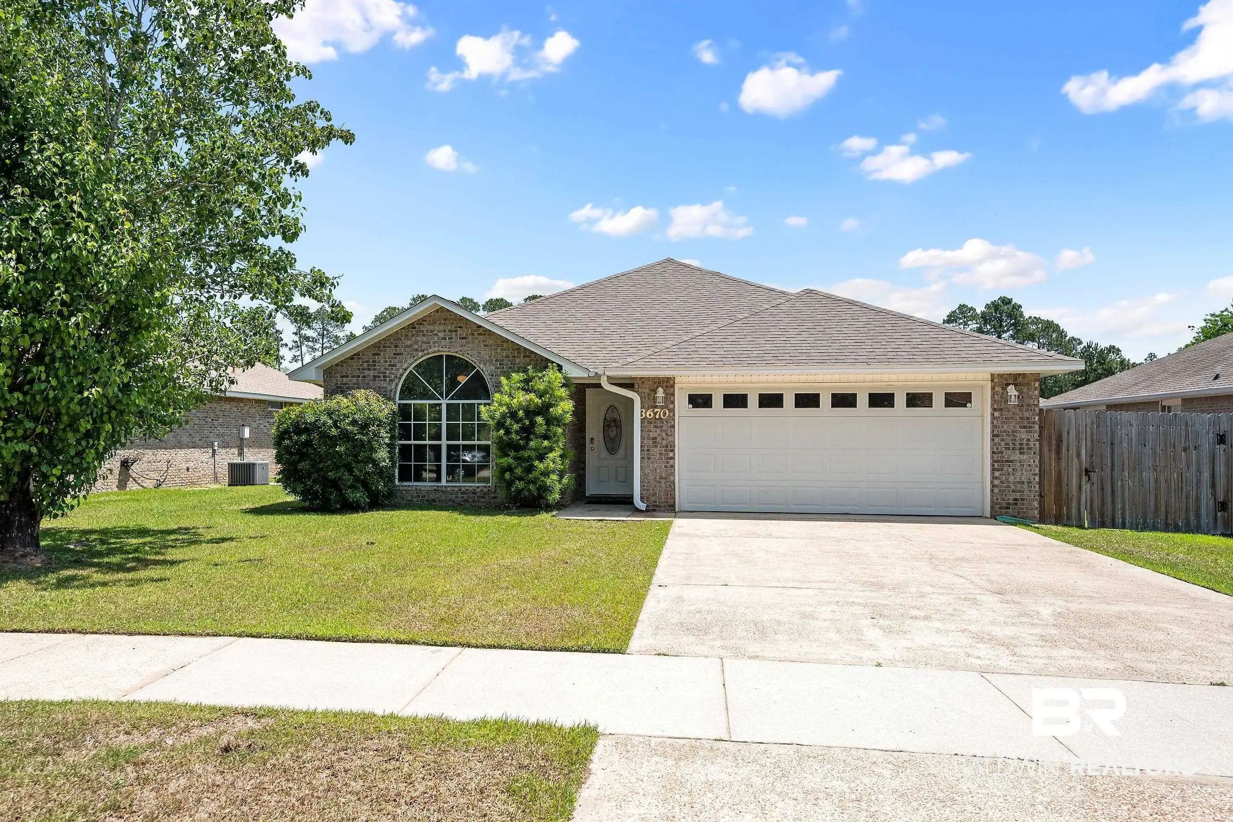 Photo of Listing #395800