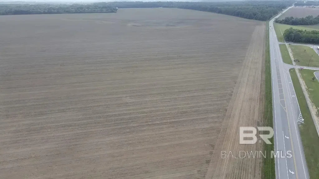 900 Block Highway 97, Molino