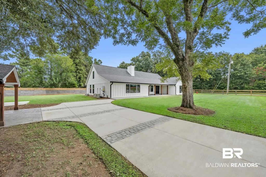 10951 County Road 48, Fairhope