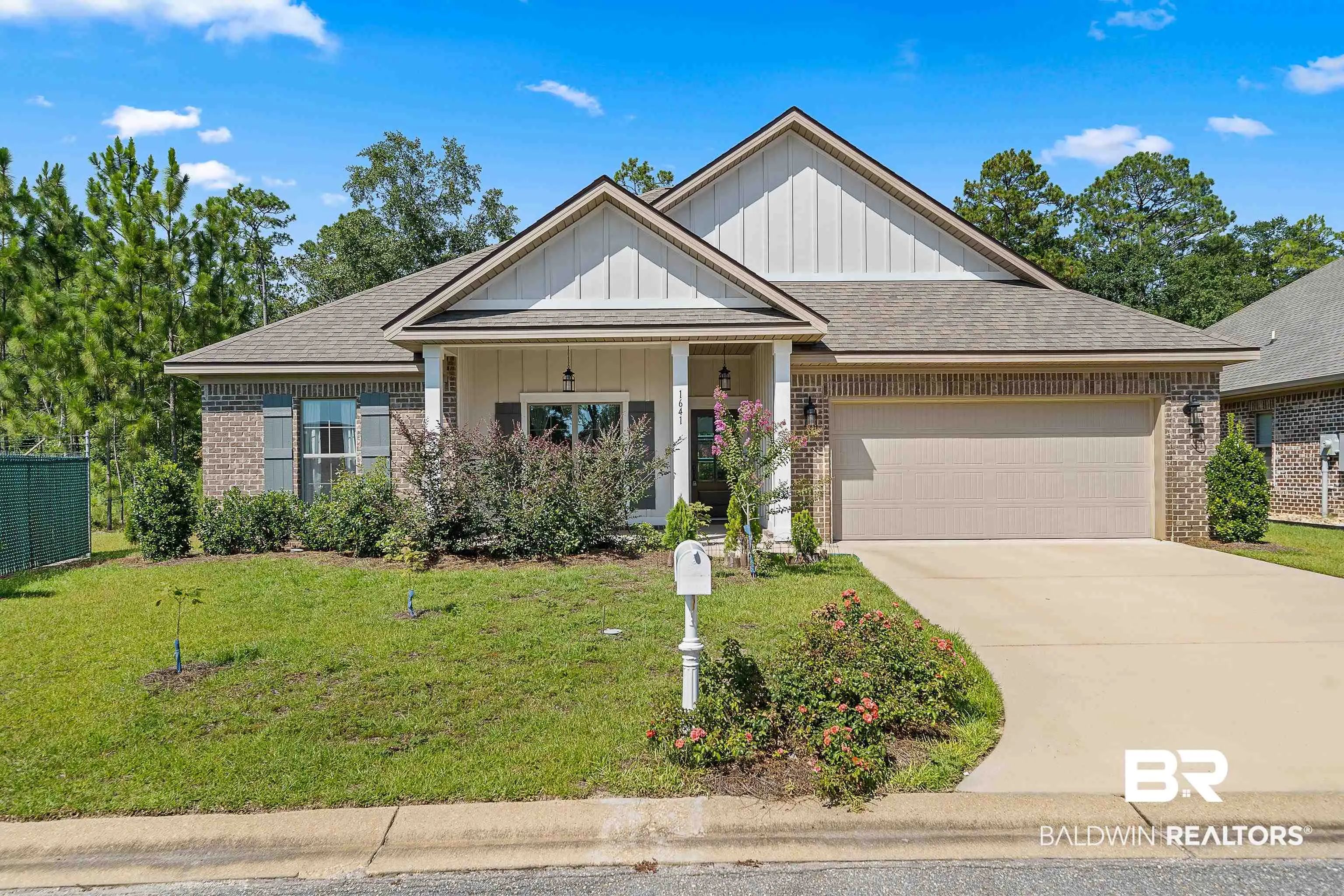 Photo of Listing #382639