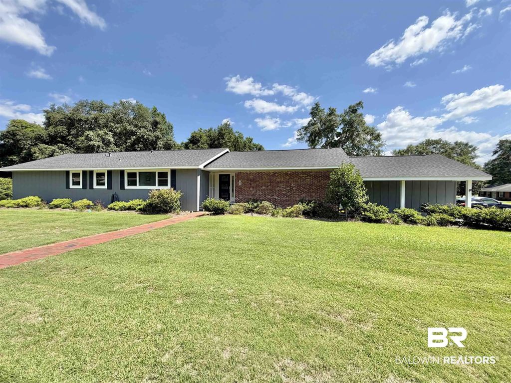199 W Oak Street, Atmore