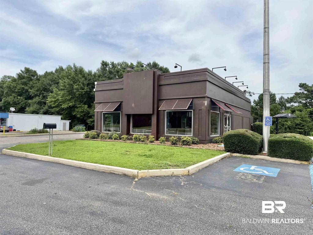 1403 S Main Street, Atmore