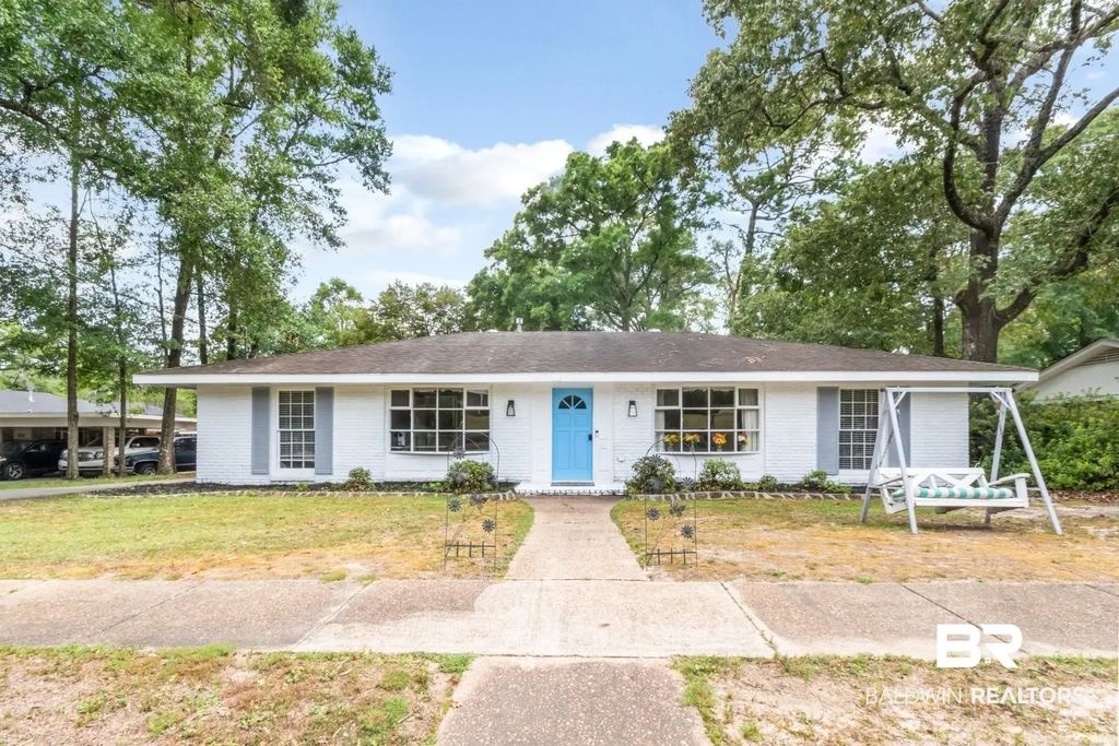 4857 N Woodcliff Drive, Mobile