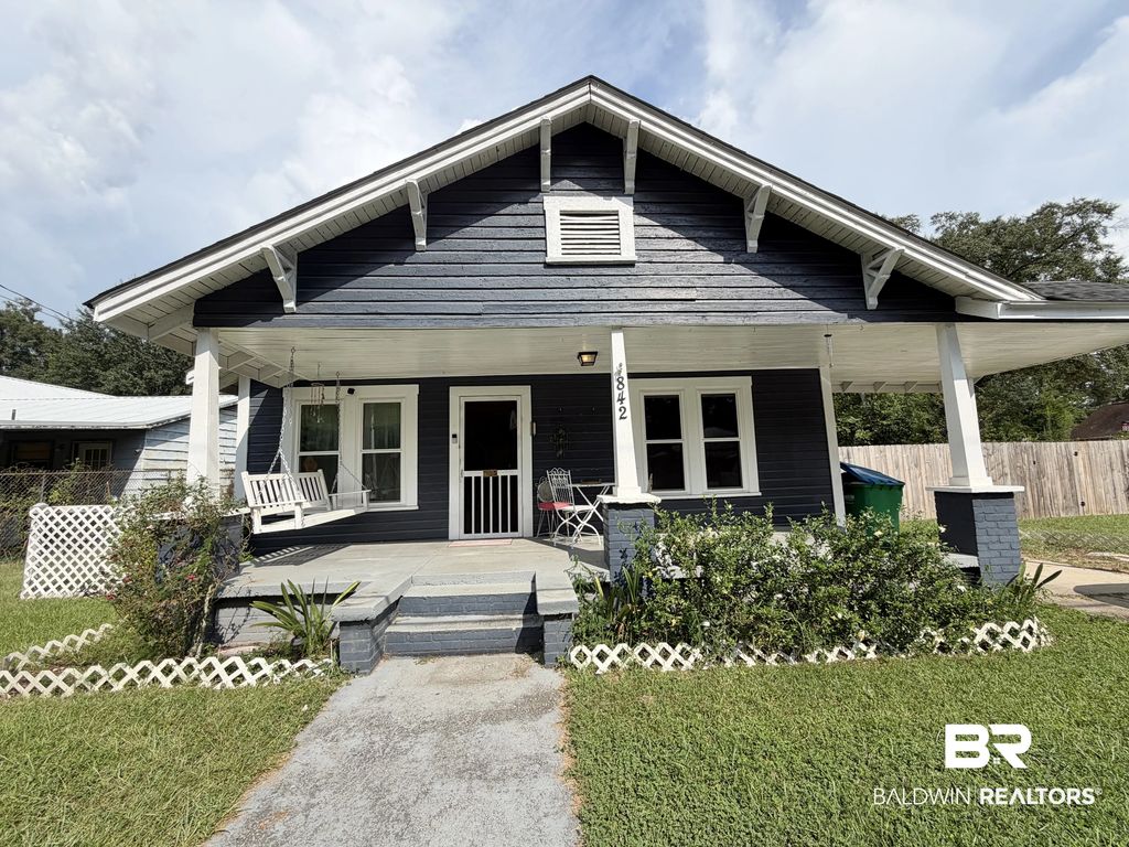 842 Titi Street, Flomaton
