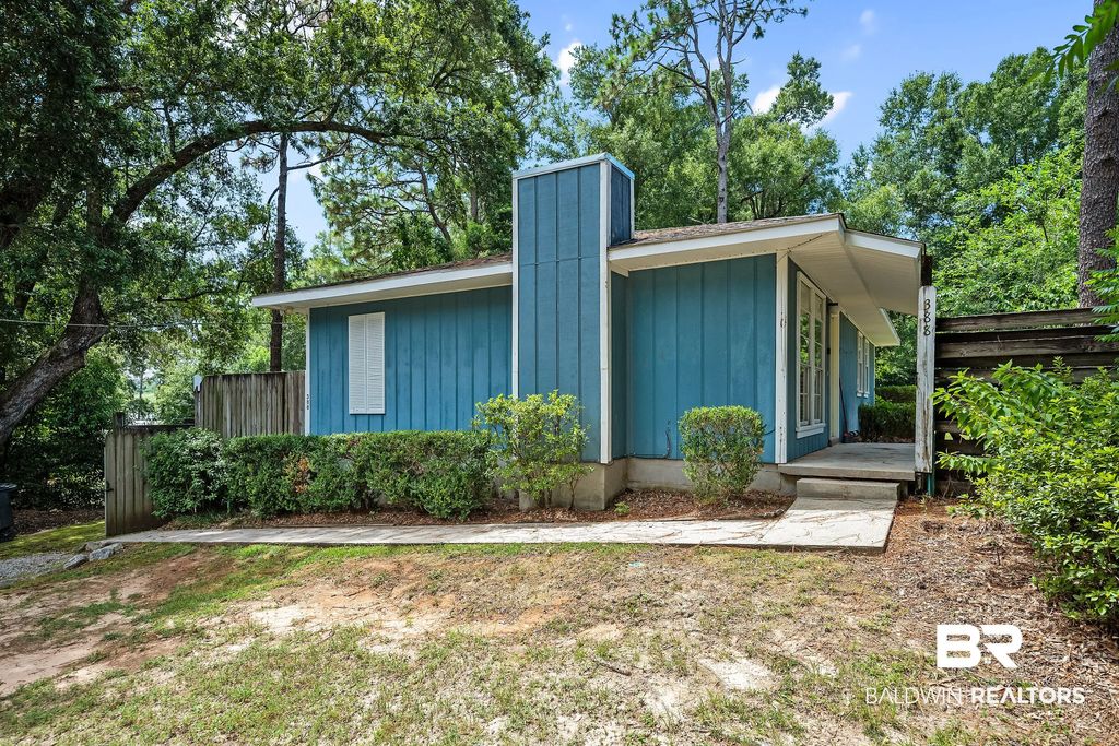 388 Pecan Avenue, Fairhope