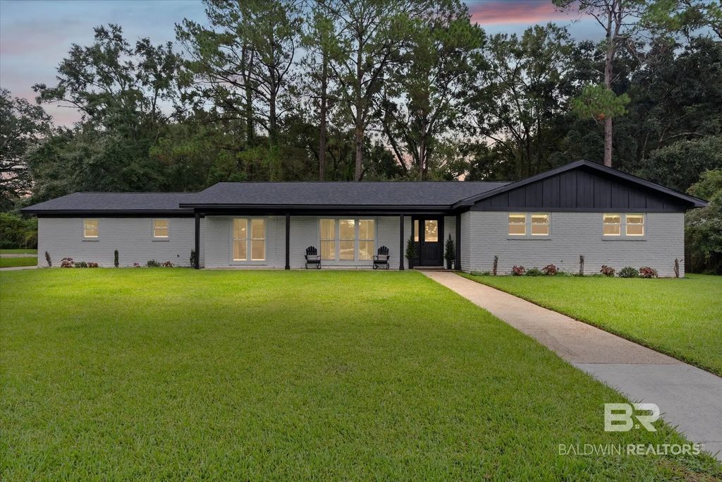 5404 Scanlan Way, Satsuma