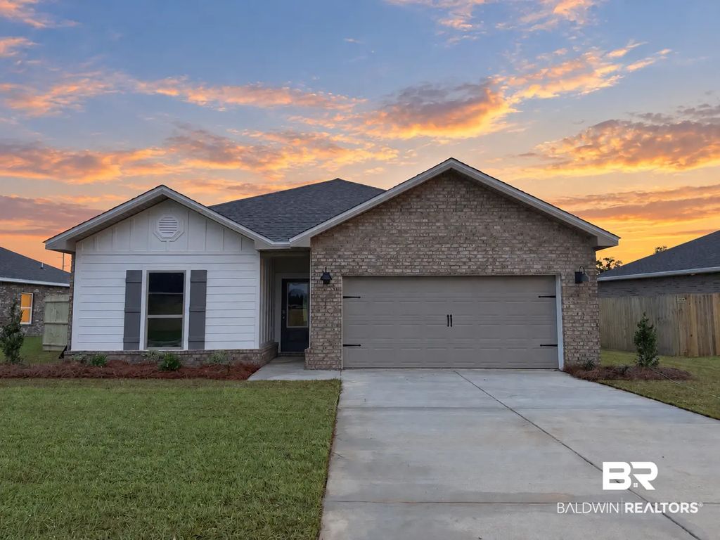 17910 Hens Avenue, Foley