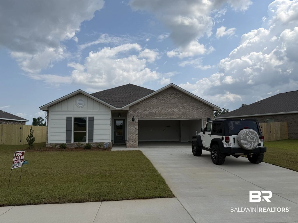 17910 Hens Avenue, Foley