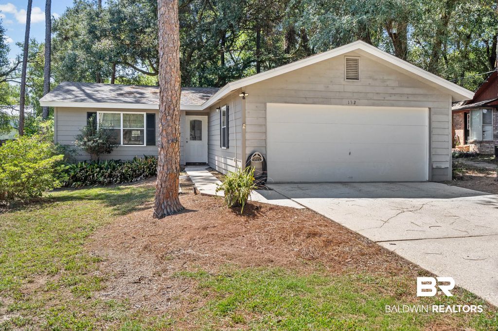 132 Chatam Loop, Daphne