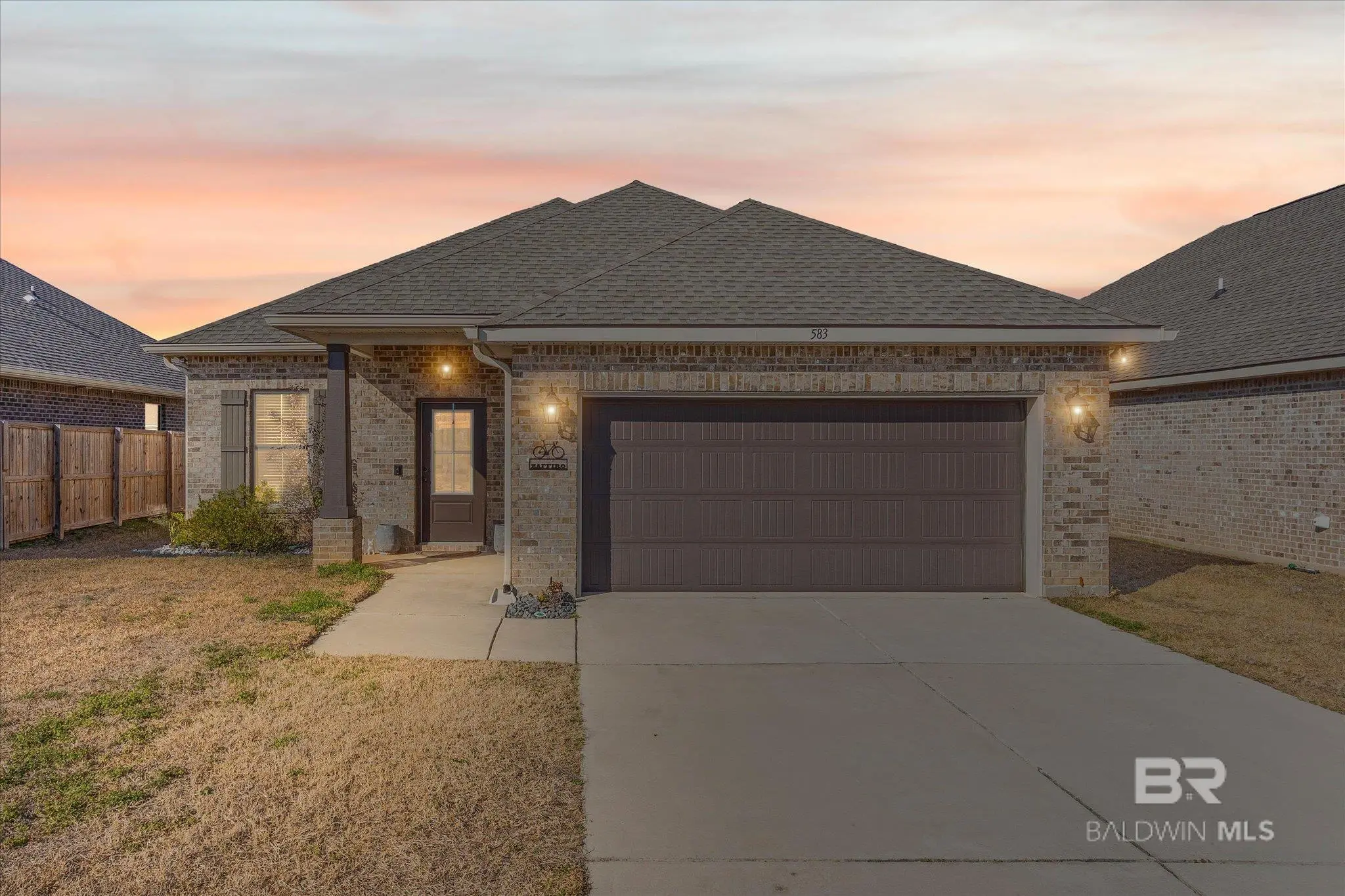 Photo of Listing #391721