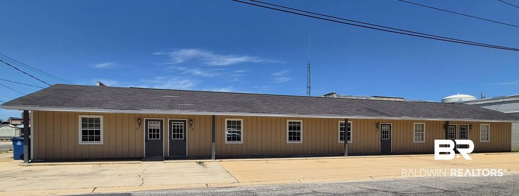 21 Hines Street, Monroeville