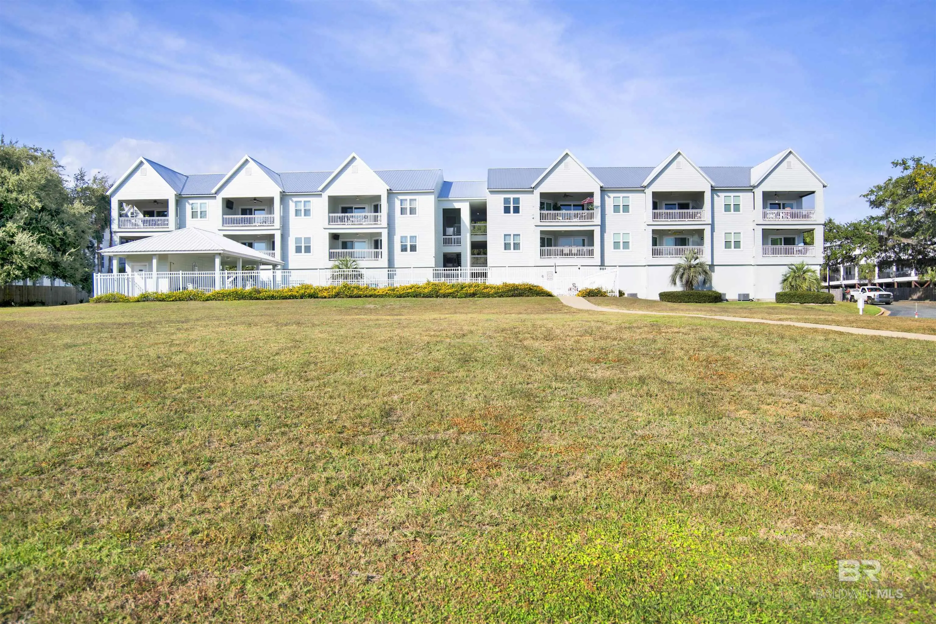 Photo of Listing #388331