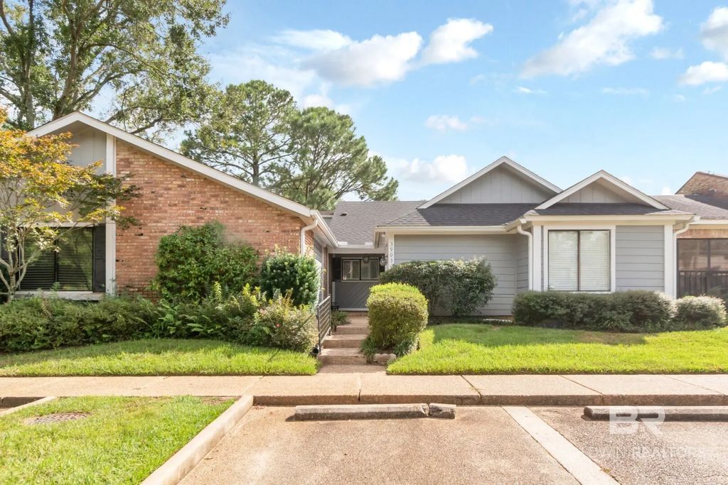 3903 S Berwyn Drive, Mobile